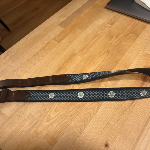 Vineyard Vines Leather Belt – Size 26 – 100% Cowhide Leather – Like New - Picture 2 of 9